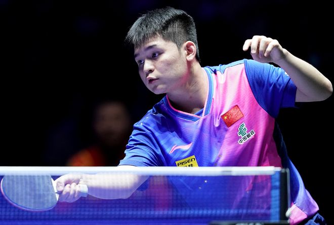 足球增添更 足球增添更