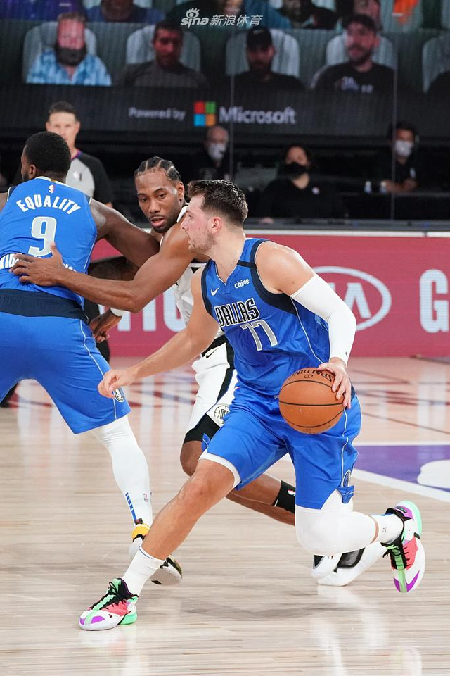 果断的传球 果断的传球