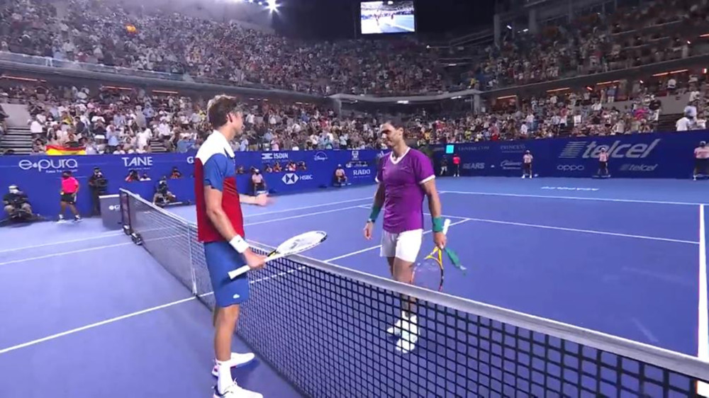 他频繁进行 他频繁进行