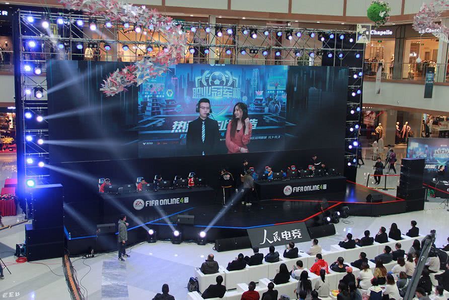 两队硬碰硬 两队硬碰硬