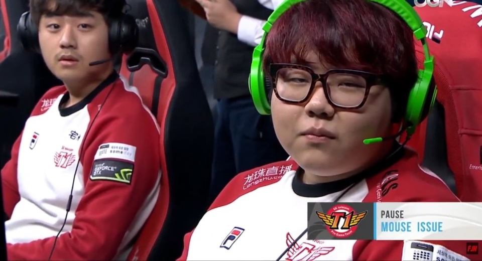 面前失控 面前失控